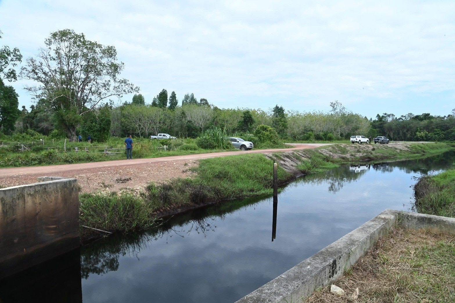 title - ผู้ตรวจราชการ ส.ป.ก. ร่วมคณะ รมช.กษ. ลงพื้นที่เร่งรัดการดำเนินงาน ยกระดับ คุณภาพชีวิตเกษตรกร จังหวัดนราธิวาส